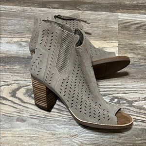 TOMS Women's Perforated Taupe Ankle Booties WEEKEND SALE 🤩